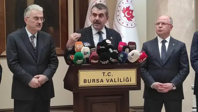 Protestolara Katılan Çalışanlara Yaptırım Uyarısı: Bakan Tekin Açıklama Yaptı