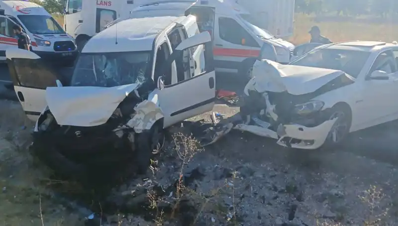 Nevşehir'de Trafik Kazası: 14 Kişi Yaralandı, Olayın Detayları Şok Edici