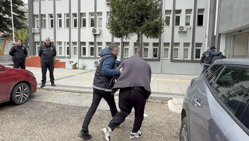 Uyuşturucu Operasyonu: 10 Bin Sentetik Ecza Hapı Ele Geçirildi, 20 Gözaltı!