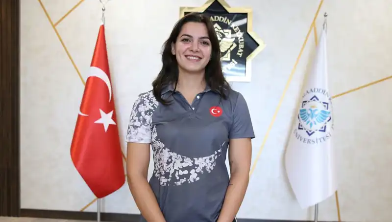 Esra'nın Hedefi: Altın Madalya ile Dünya Şampiyonasına Yükseliş!