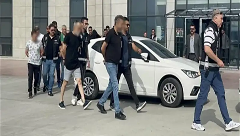 Türkiye'de 36 Bin Kişiyi Dolandıran Turizm Firması Skandalı