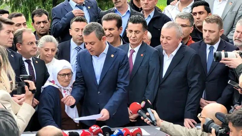 CHP, Ekrem İmamoğlu İçin Geniş Kapsamlı İmza Kampanyası Başlattı!