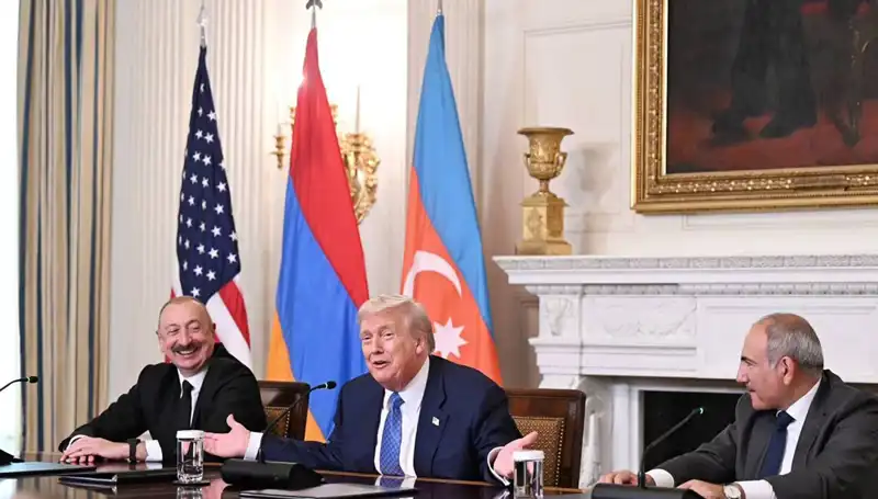Aliyev, Ermenistan’a Anayasa Değişikliği İçin Hızlı Adım Atma Çağrısı Yaptı