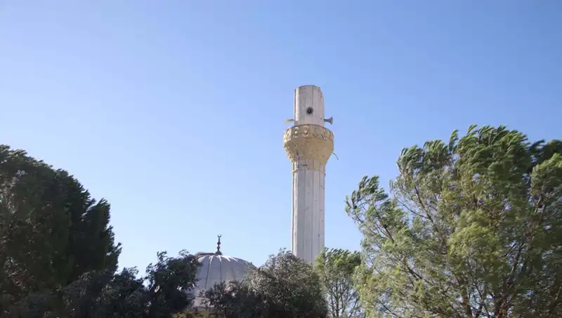 Muğla'da Şiddetli Fırtına, Evlerin Çatısını ve Minareyi Uçurdu!