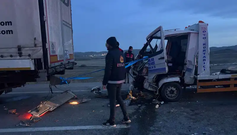 Yardımseverin İyi Niyeti Felakete Dönüştü: Çarpışma Sonucu Dört Yaralı